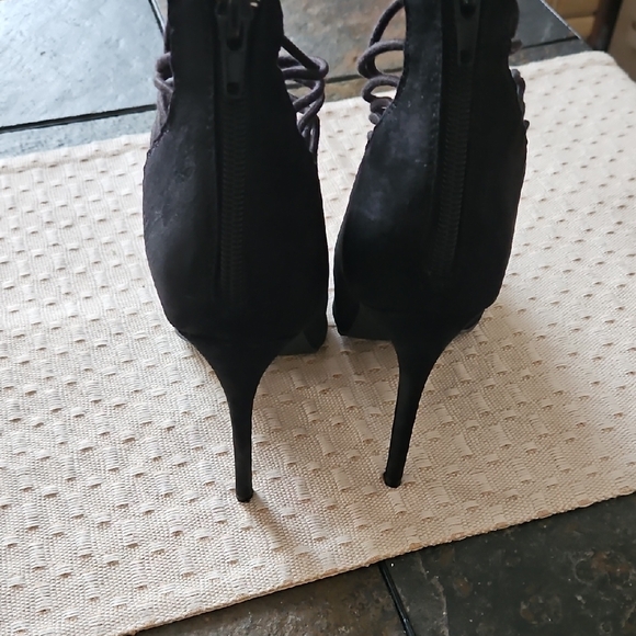 Charlotte Russe Elegant Black Heels - Picture 3 of 10